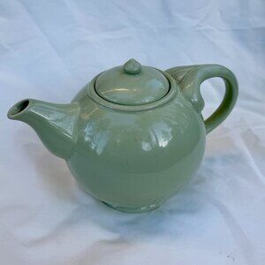 Mid-Century Sage Green Teapot (64 oz)